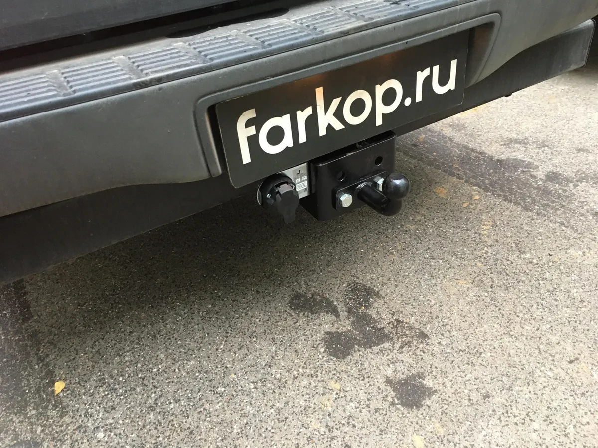 Фаркоп Лидер Плюс для Toyota Hilux 2010-2015 T114-FC в Рязань