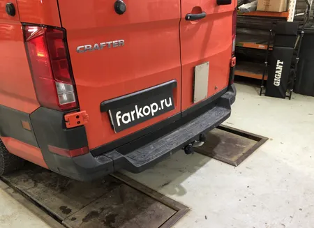 Фаркоп Galia для Volkswagen Crafter 2017-, (для а/м со ступенькой, одинарные колеса сзади)  V085A в Рязань