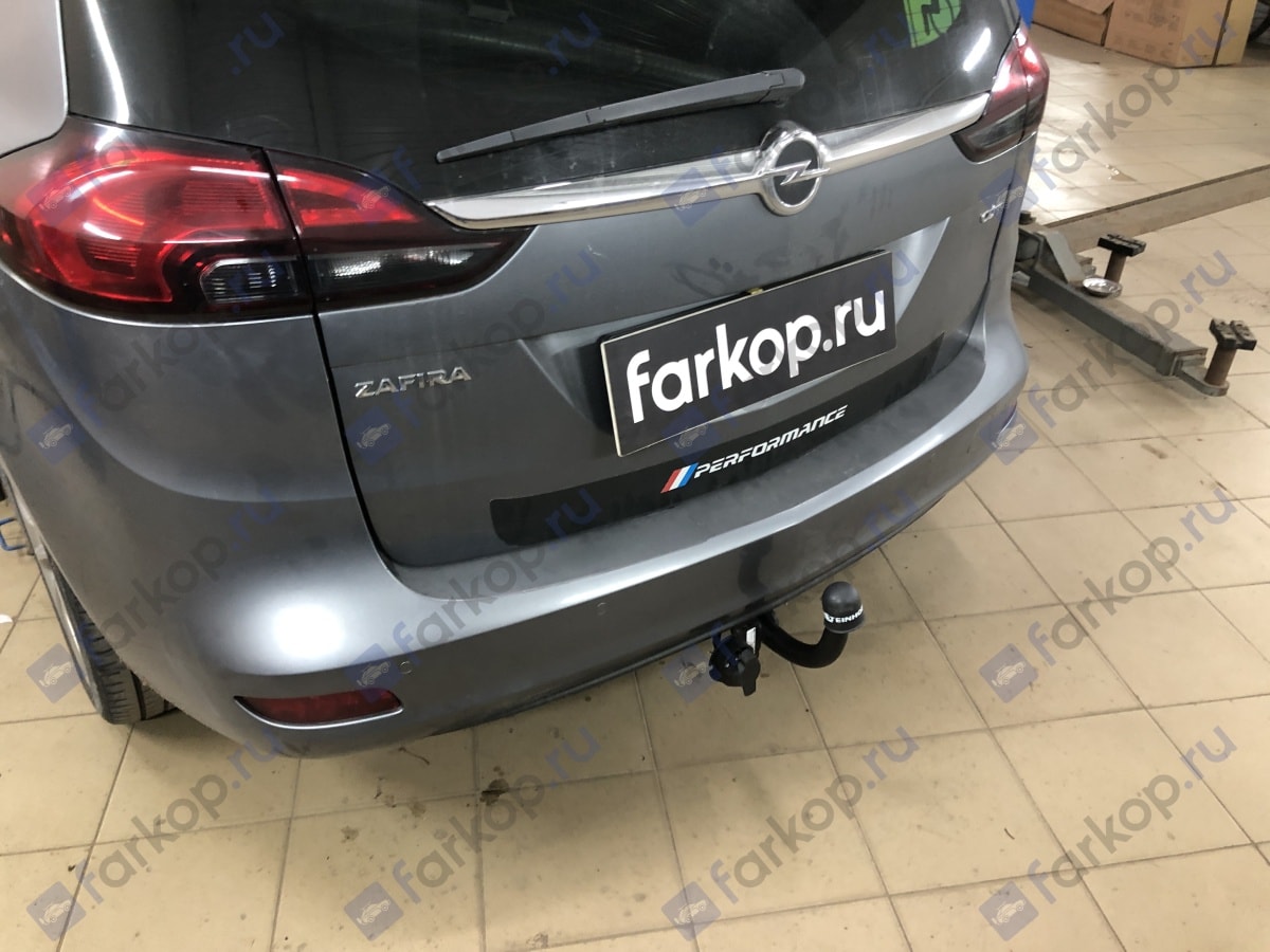 Установили фаркоп Steinhof для Opel Zafira 2017 г.в.